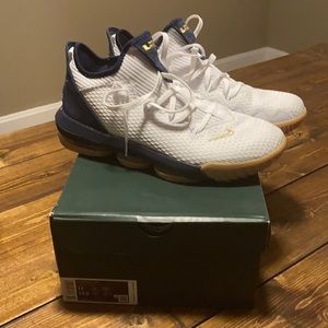 Lebron 16 Low Olympic Size 12